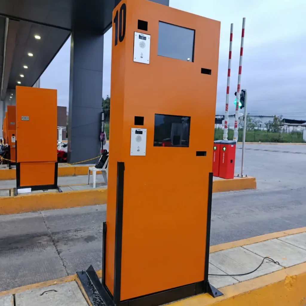 Kiosco de control de acceso vehicular para automóviles y transporte pesado