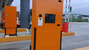 Kiosco de control de acceso vehicular para automóviles y transporte pesado